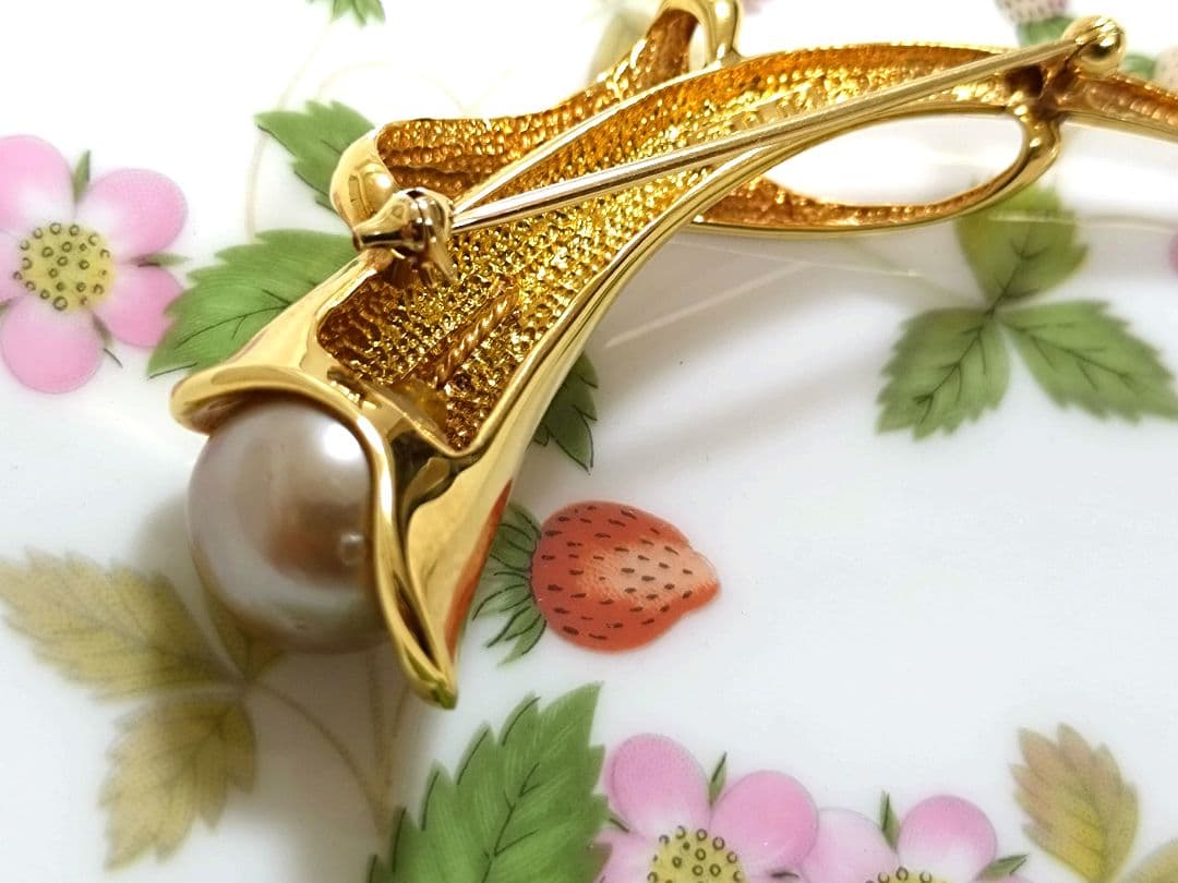 ★ままんれーぬ★　ゴールデンパール　ブローチ　重量12.61g