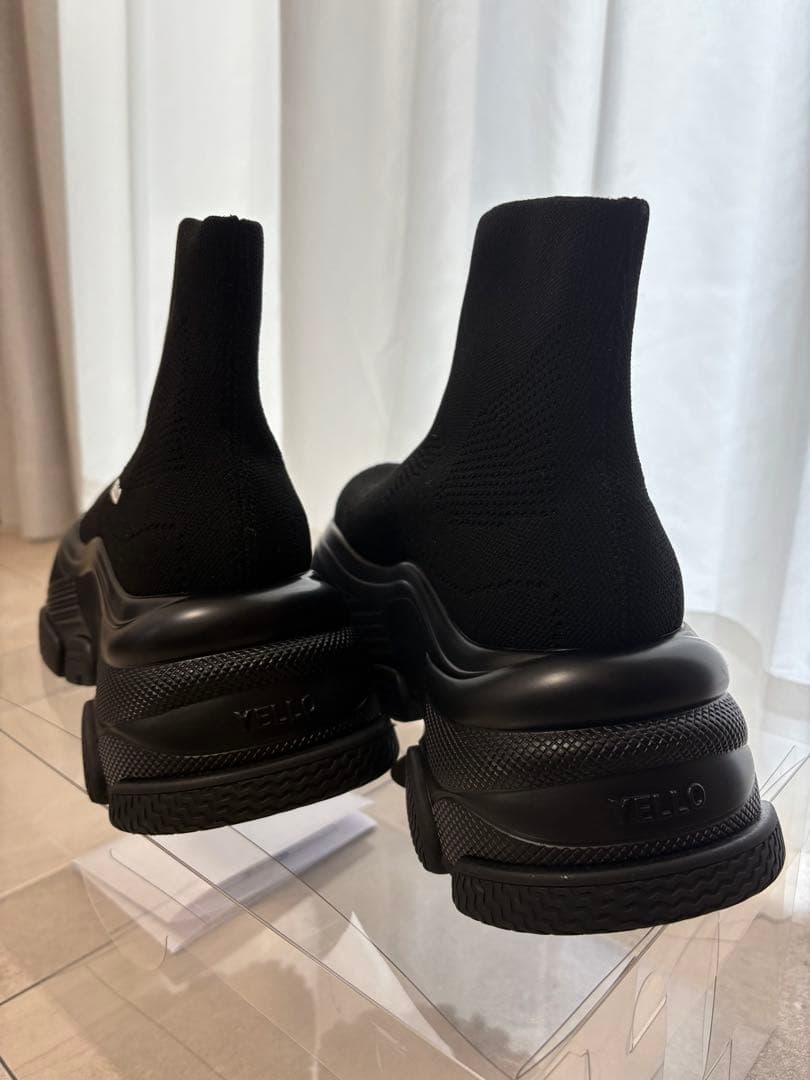 YELLO ブラック ニット ハイカットブーツ