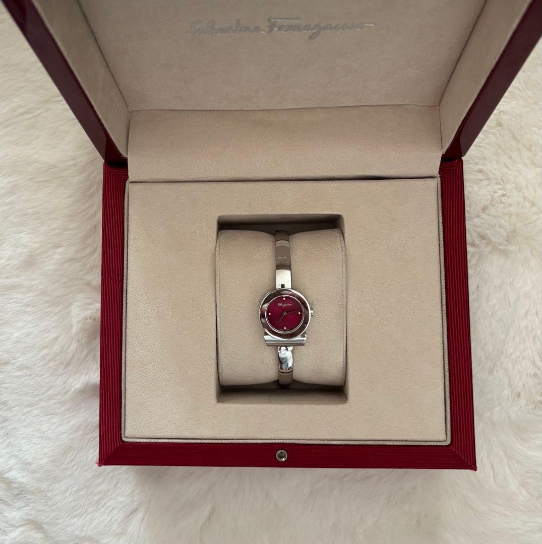 Salvatore Ferragamo アナログ時計