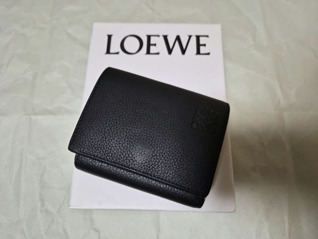 LOEWE ブラック 三つ折り財布