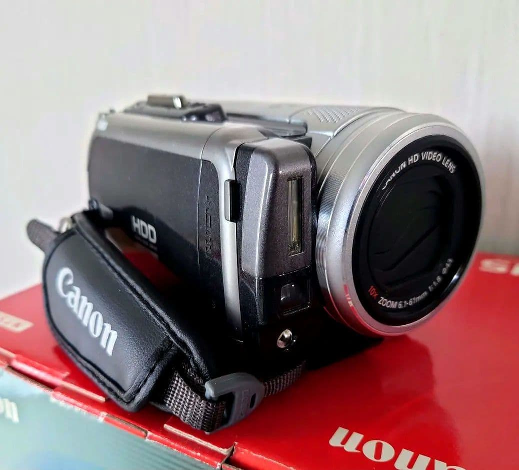 キャノンHDビデオカメラiVIS HG10 + トラベルキットセット 未使用多し