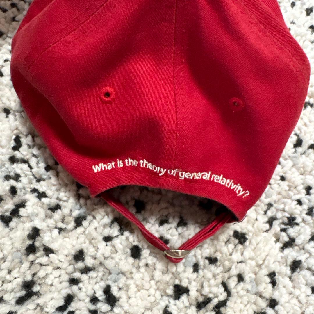 GADID ANONIEM GORECELIK 赤 ベースボールキャップ