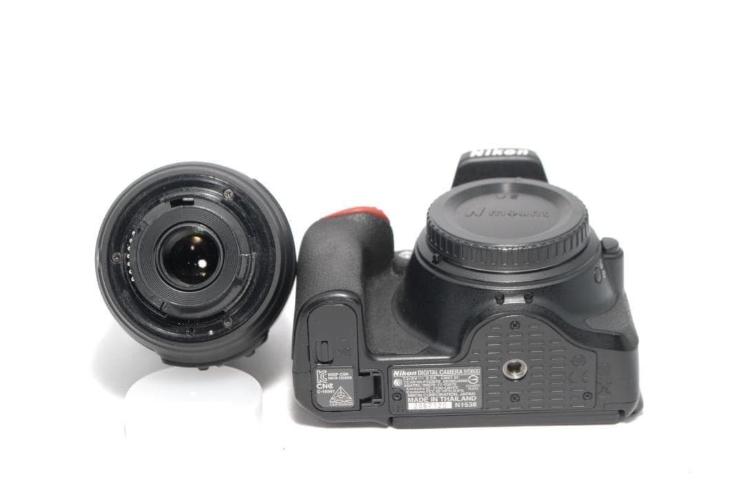 ✨Nikon D5600✨美品✨ショット数2,904✨初心者向け✨一眼レフ✨