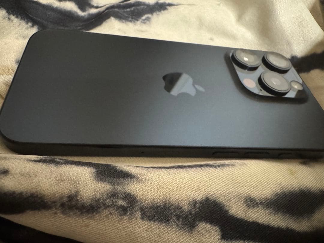 美品！Apple iPhone15Pro 1TB ブルーチタニウム SIMフリー