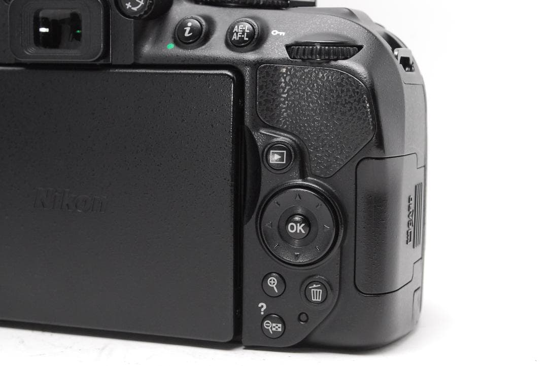 こっぺぱん　【新品級ショット数】Nikon D5300　WiFi機