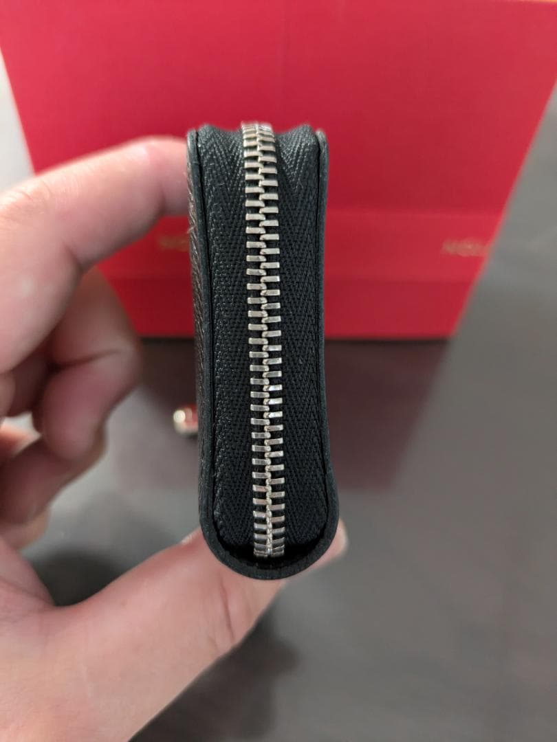 ルイヴィトン タイガ M30511ジッピーパース