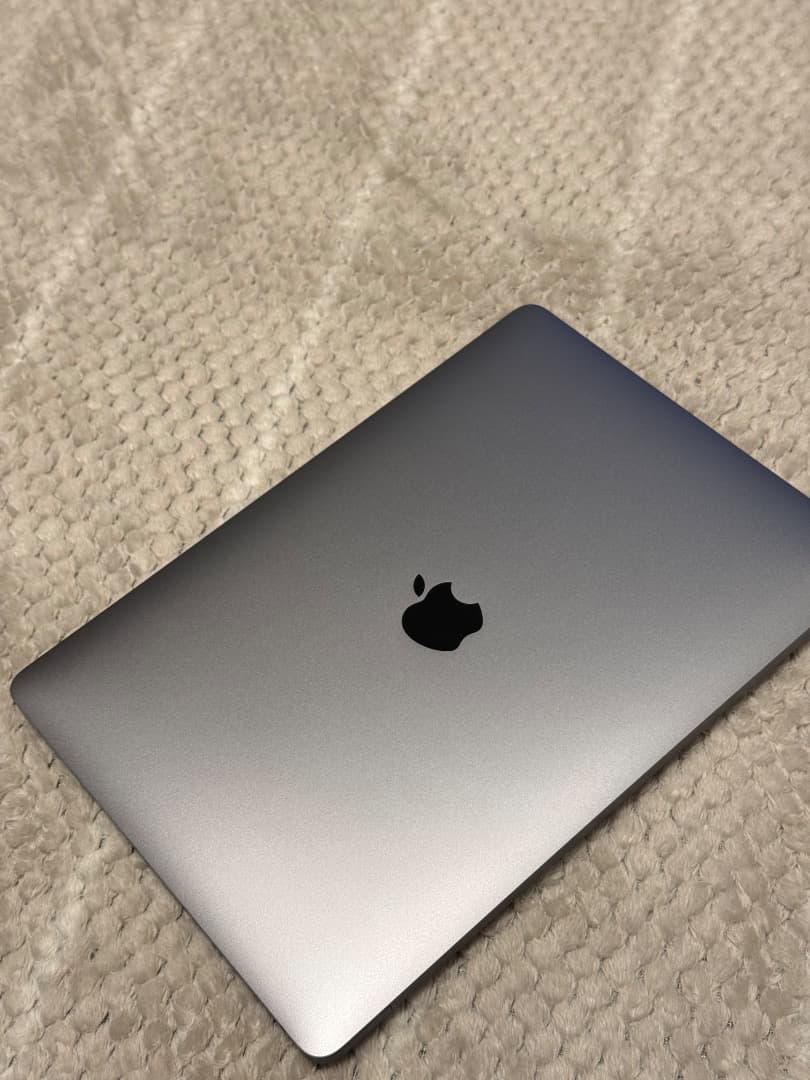 MacBook Air M1 16GB, SSD 1TB 本体 画面に傷あり
