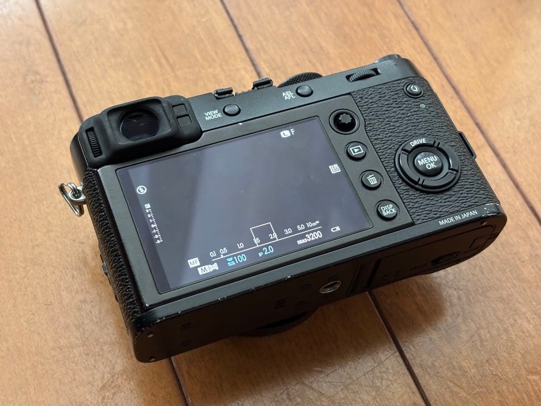 FUJIFILM X100F ブラック　(訳アリ)