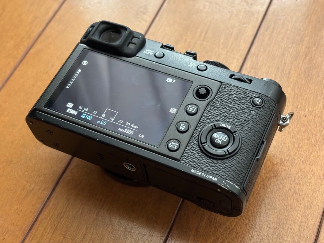 FUJIFILM X100F ブラック　(訳アリ)