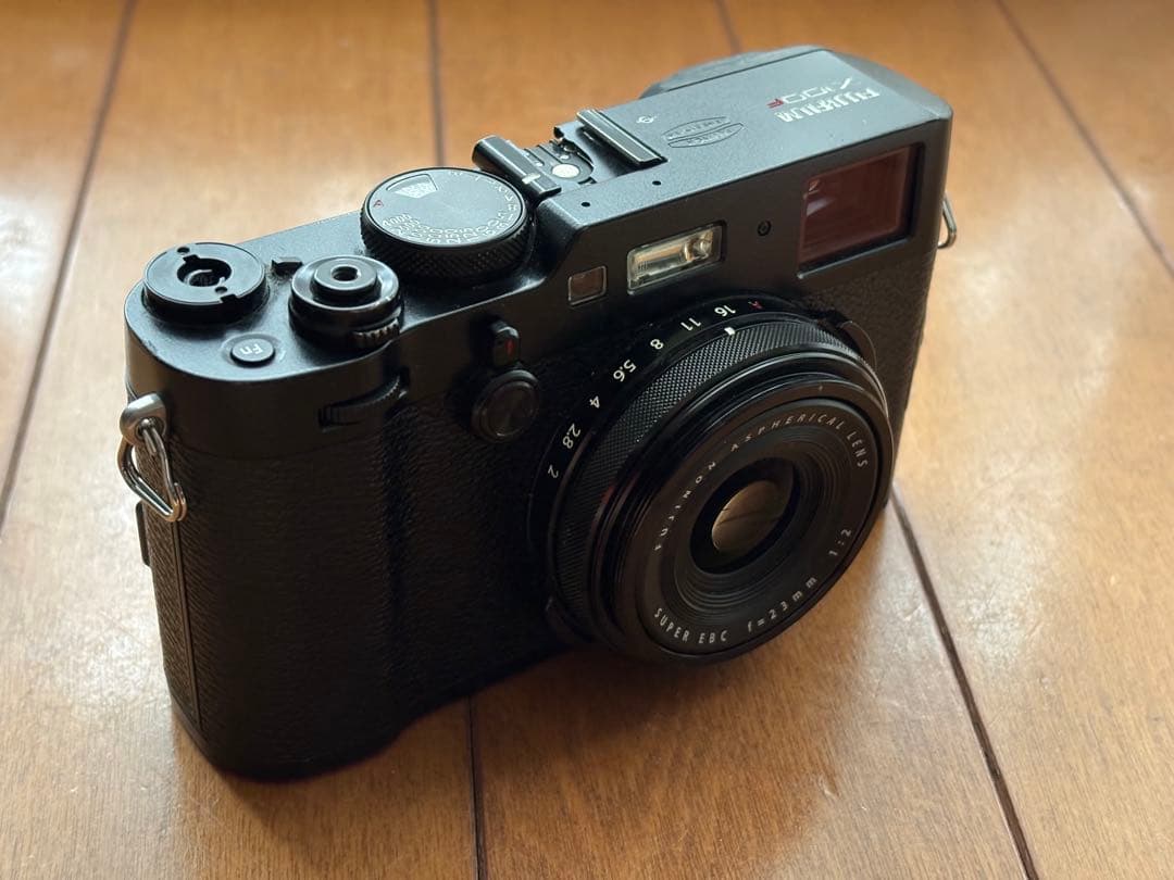 FUJIFILM X100F ブラック　(訳アリ)