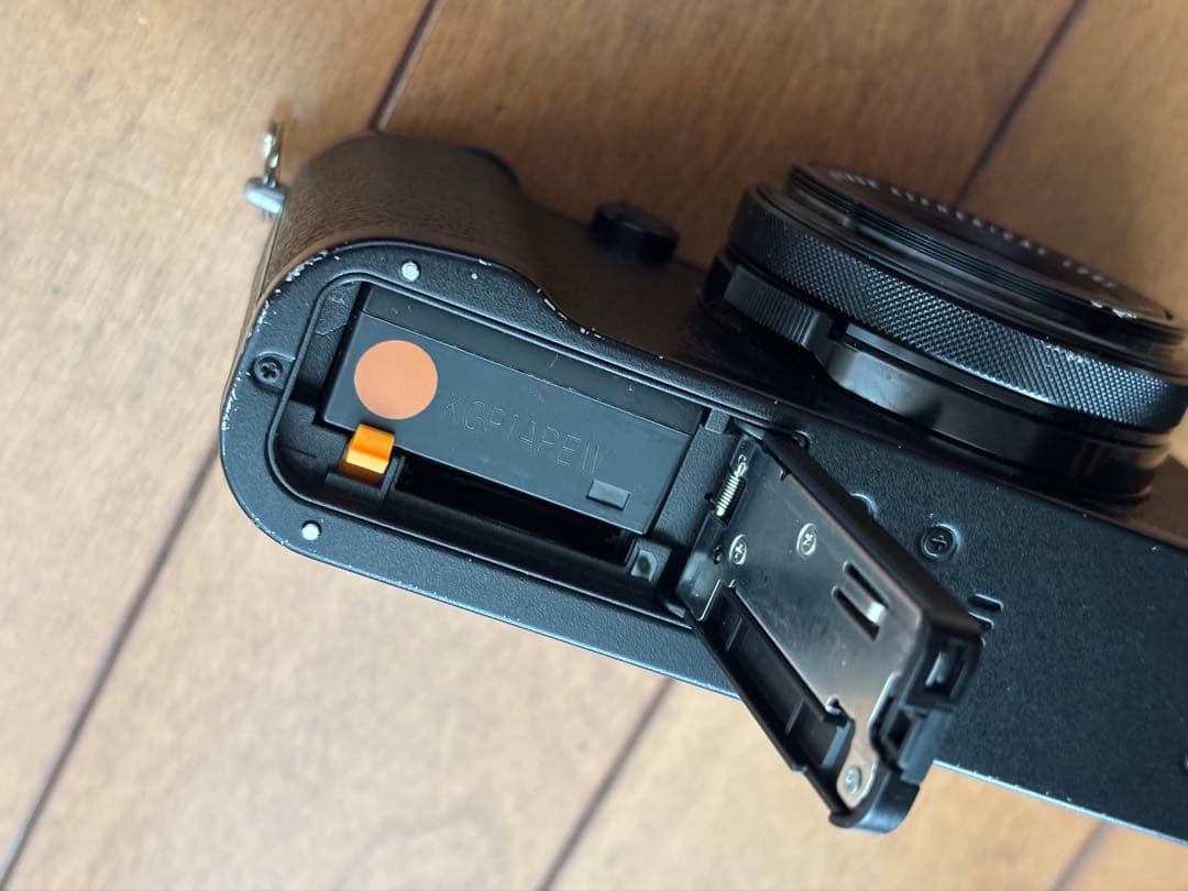 FUJIFILM X100F ブラック　(訳アリ)