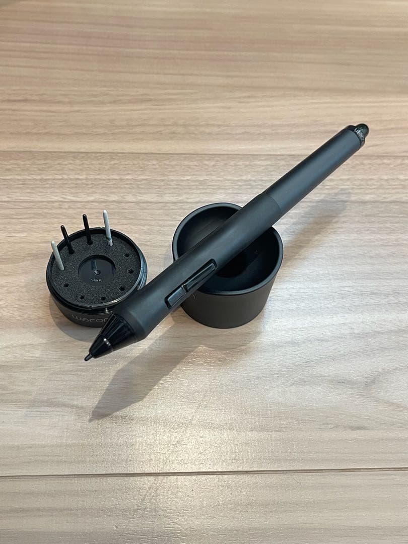 やや訳あり　Wacom Cintiq 13HD DTK-1300 ワコム　液タブ