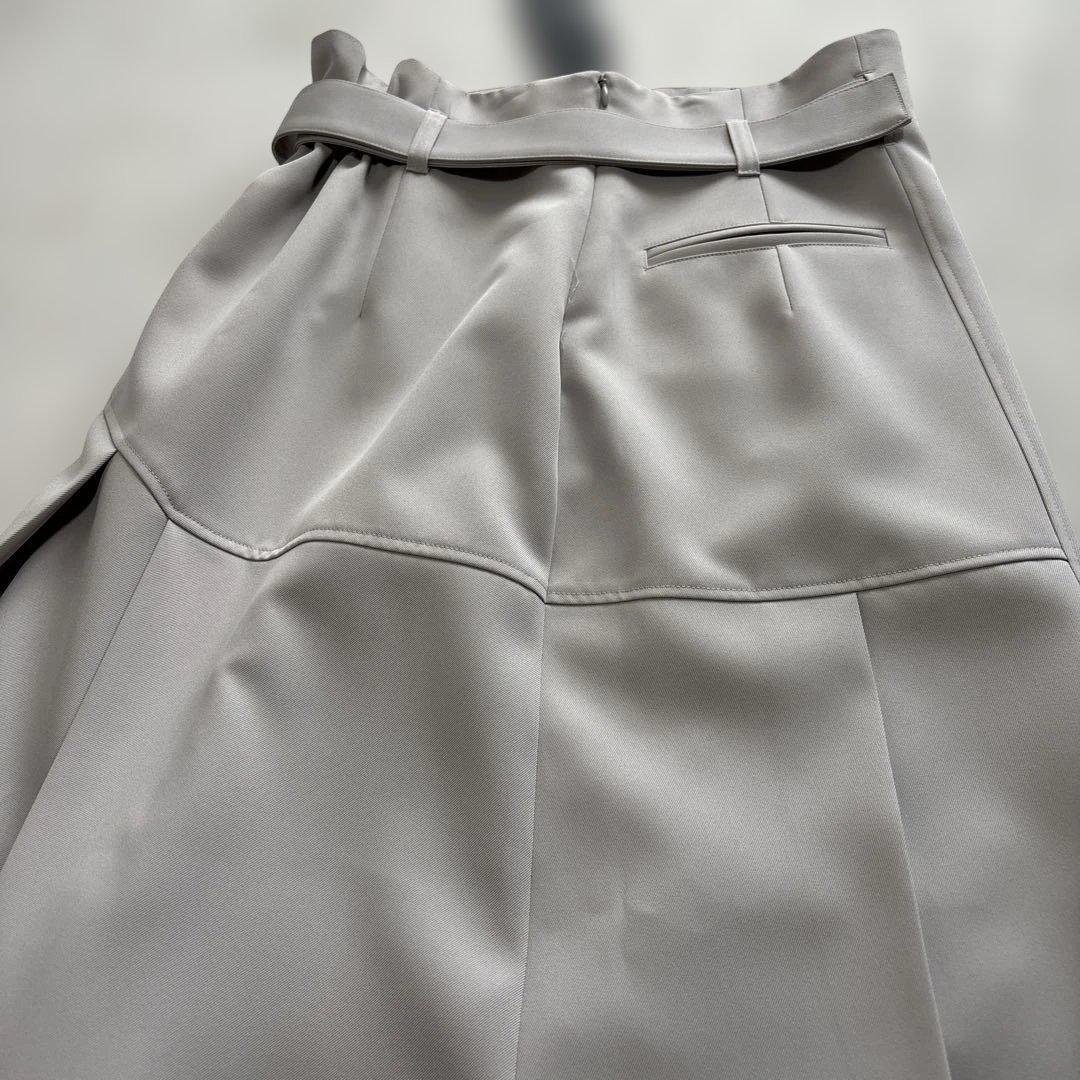 【難あり】新品タグ付き ランダムカットデザインスカート アイボリー