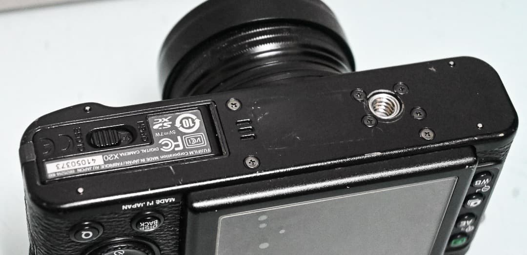 FUJIFILM X20 ブラック 本体・箱・説明書付き　その他付属品たくさん！