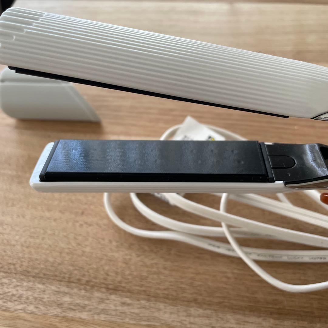 リファ　　ストレートヘアアイロン ホワイト