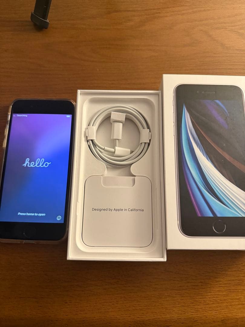 iPhoneSEホワイト 第2世代 バッテリー残81% 128GB