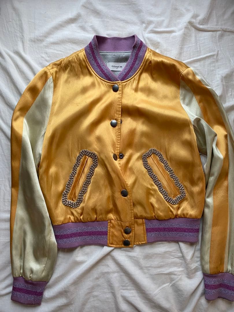 COACH ビジュー装飾 スカジャン M 仲里依紗着用　サテン