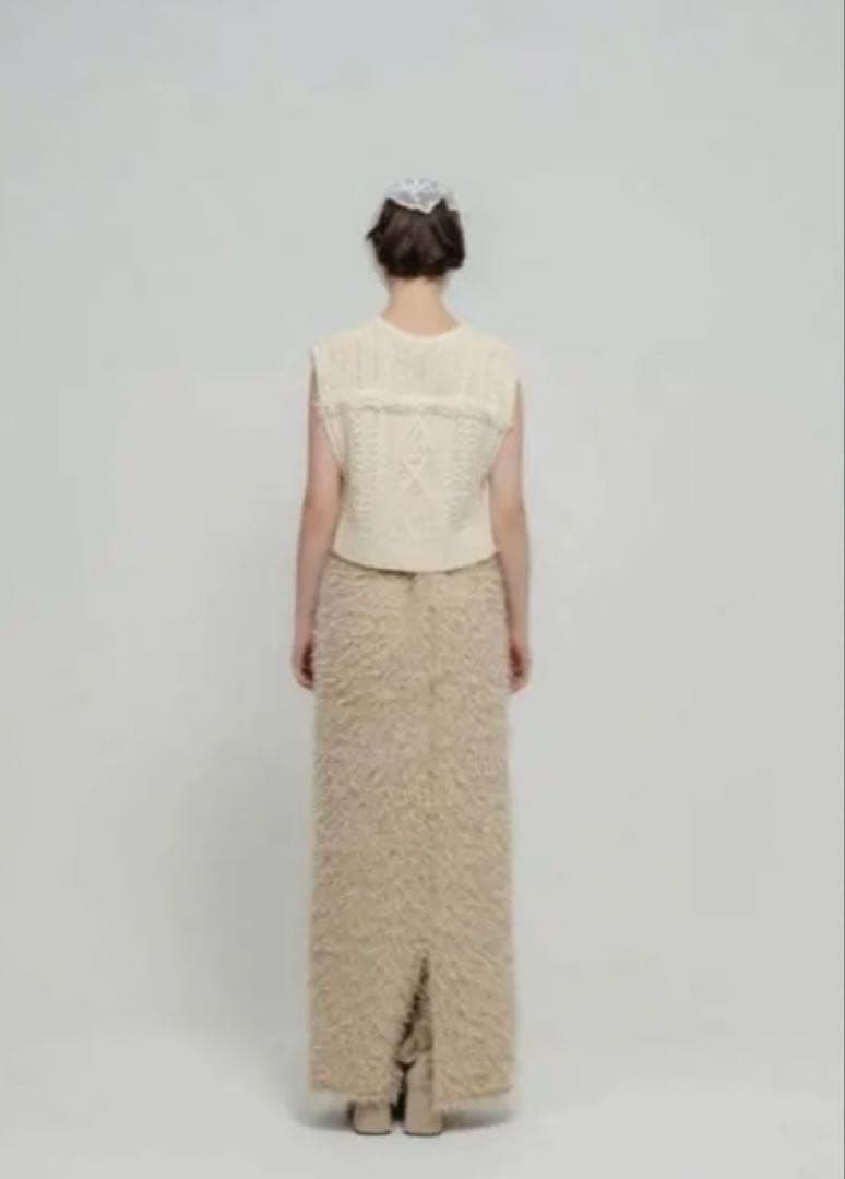 新品　Eaphi FLUFFY TIGHT SKIRT ベージュ