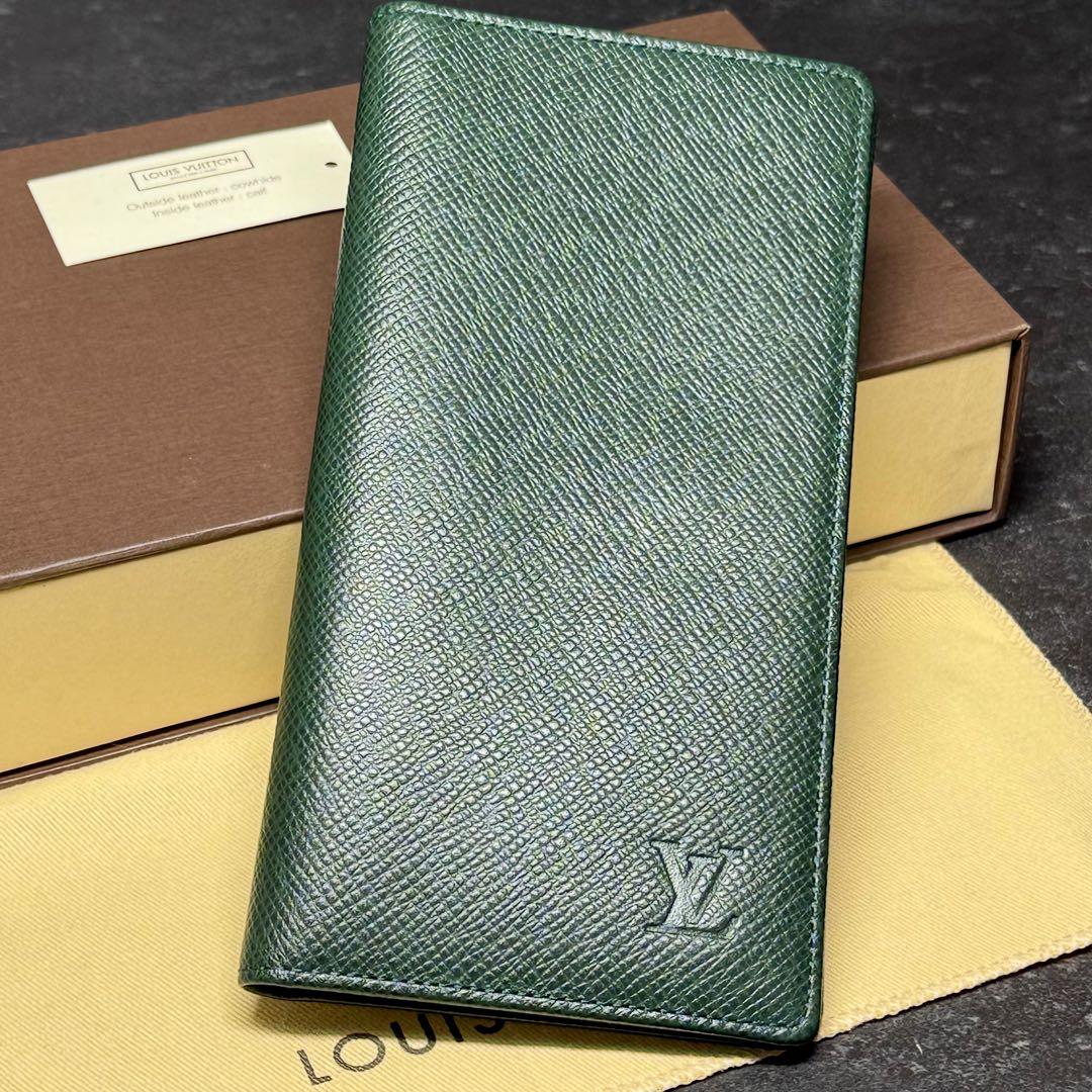 新品未使用 激レア ルイヴィトン タイガ エピセア ポルトバルールカルトクレディ