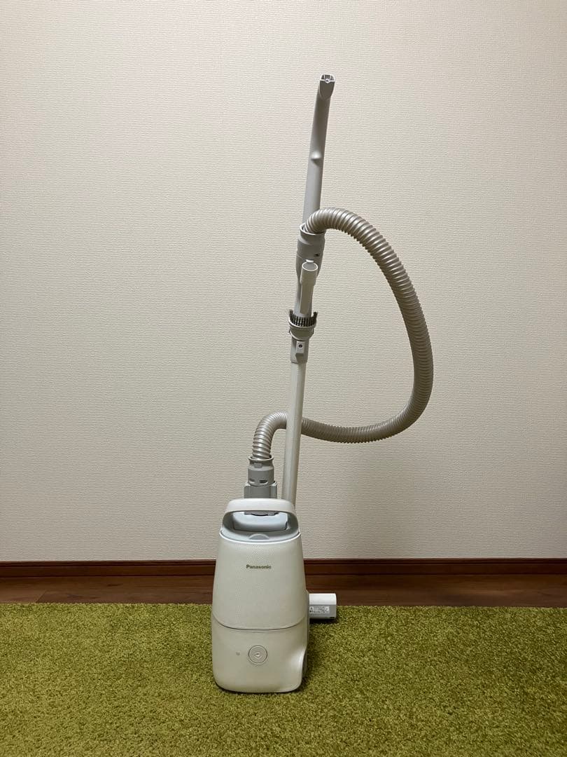 【2023年製】Panasonic紙パック式掃除機　MC-JP860K-W