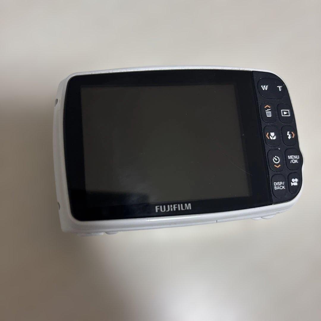 富士フィルム　FUJIFILM FinePix Z30