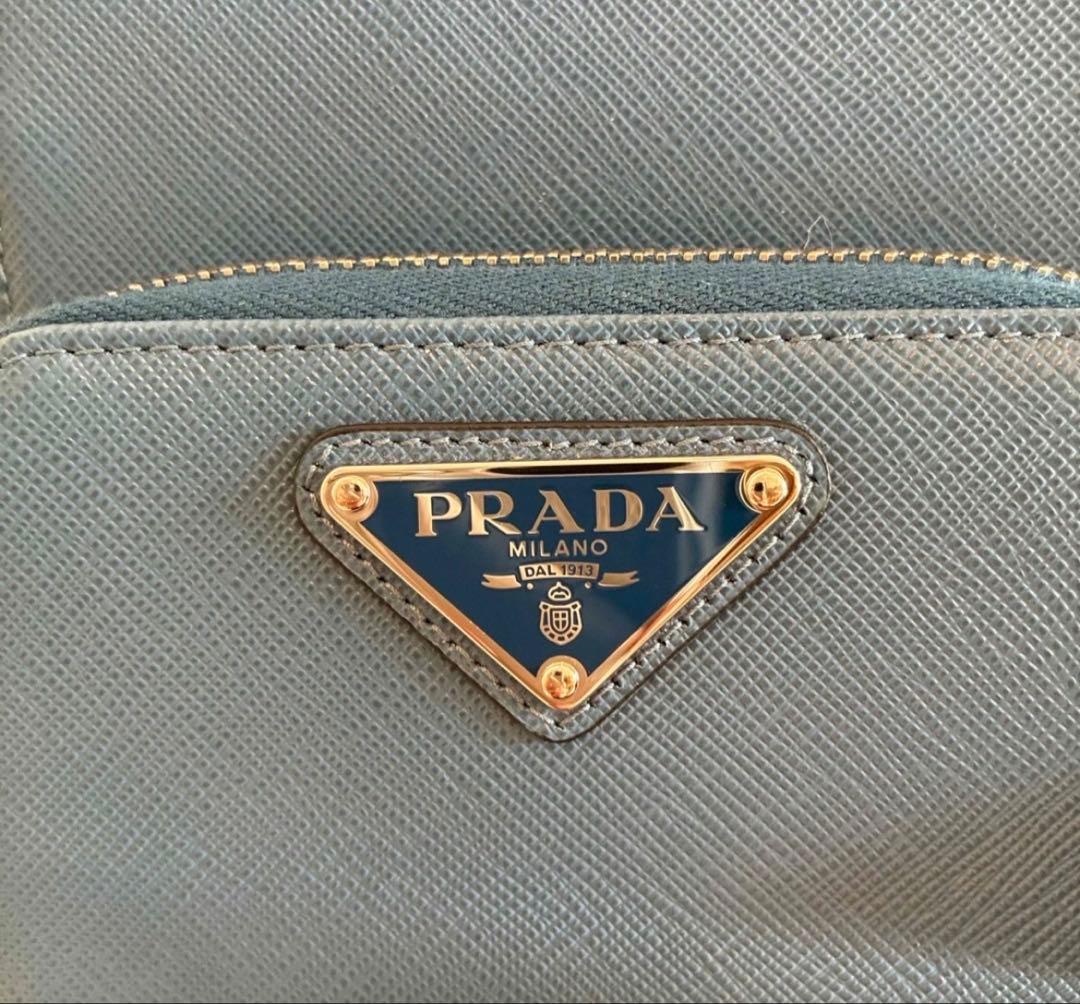 プラダ ショルダーバッグ スマホケース サフィアーノ　未使用品