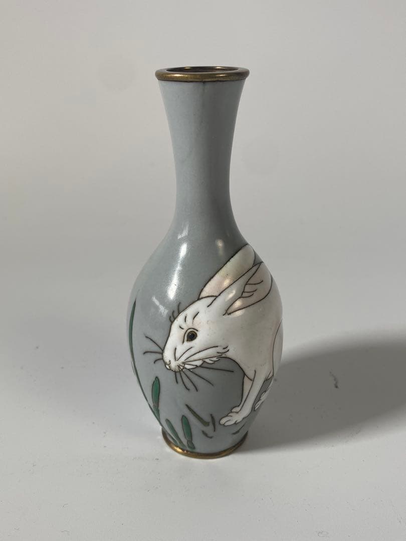 明治時代　七宝焼　うさぎ柄　盛り上げ七宝花瓶