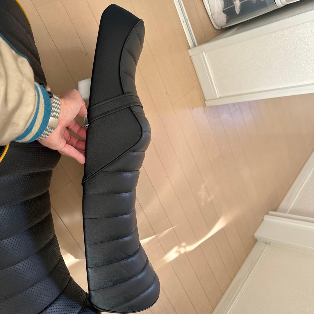 バイクシート ブラック ストライプデザイン