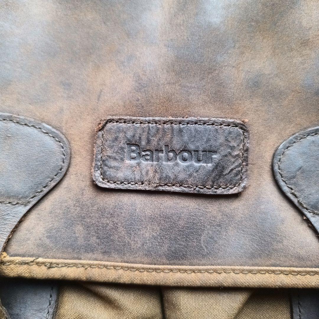 Barbour Tarras ワックス レザー トリム ショルダーバッグ