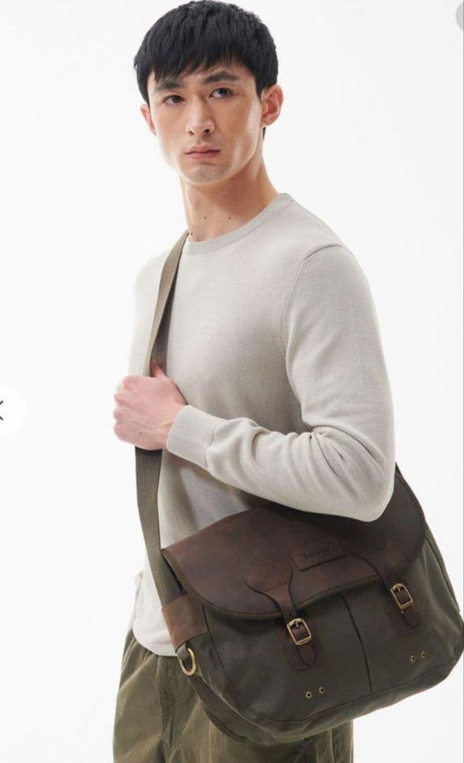 Barbour Tarras ワックス レザー トリム ショルダーバッグ