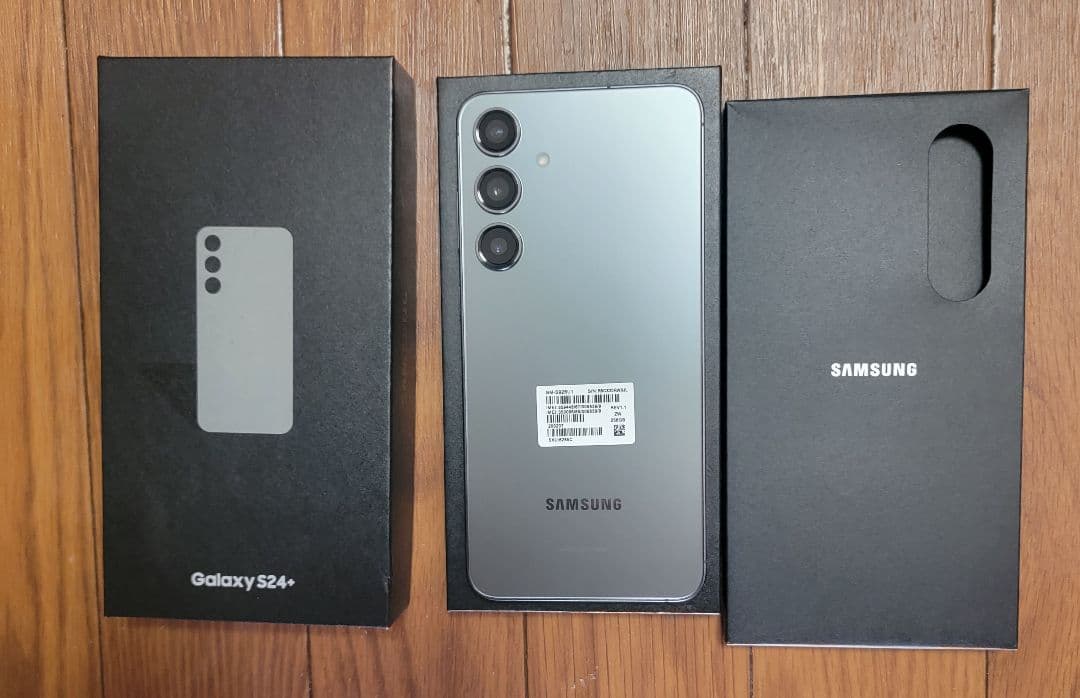 Galaxys24プラス　simフリーおまけ付き。
