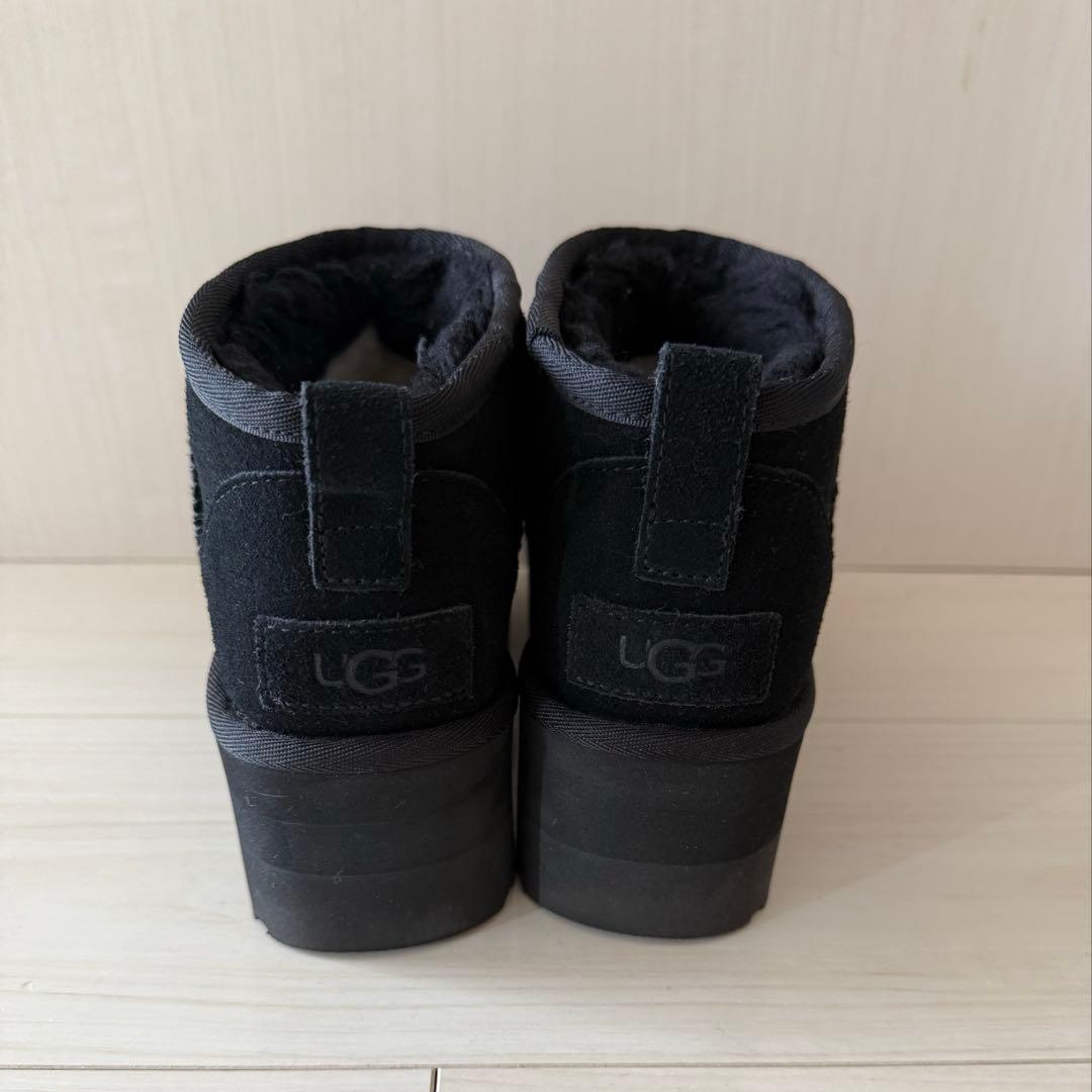 UGG アグ クラシック ウルトラ ミニ / ブラック 22cm