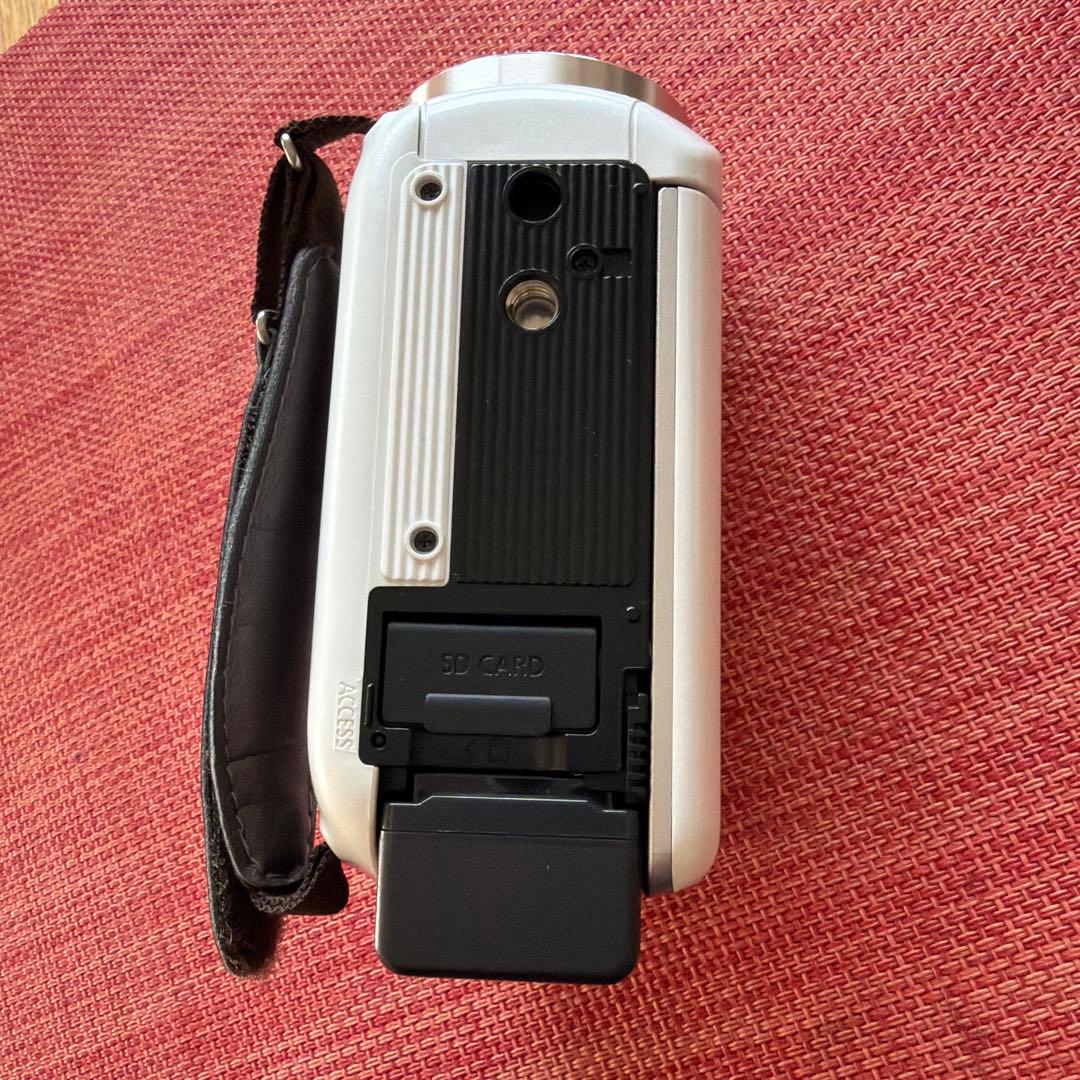 PanasonicデジタルハイビジョンビデオカメラHC-V520M[中古品]