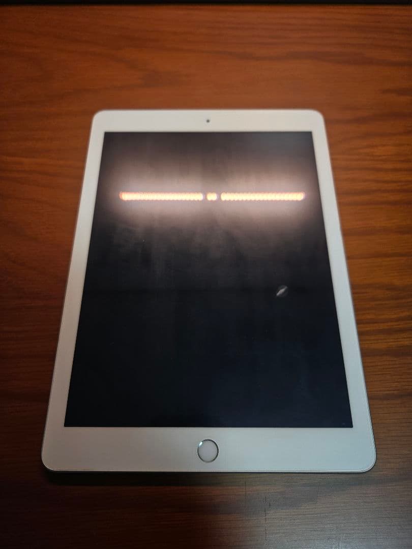 Apple iPad (第5世代) 32GB シルバー