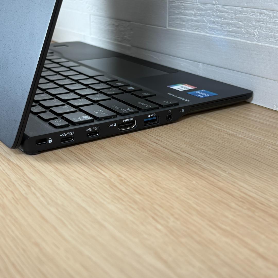 富士通　11世代i5　美品　ノートパソコン　Windows11　オフィス付　16