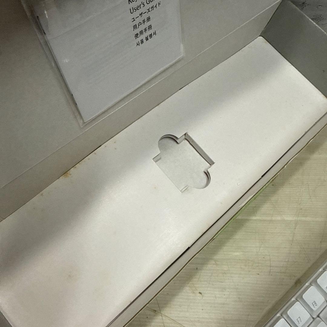 Apple A1016 ワイヤレスキーボード M9270J/A