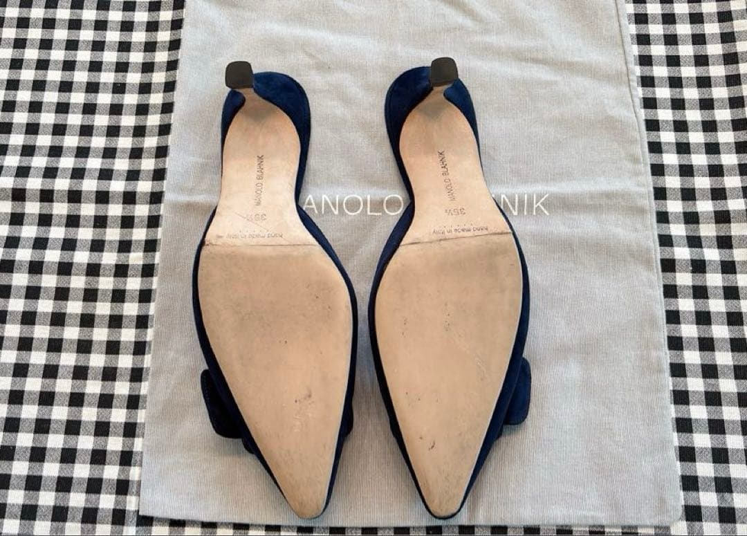 マノロブラニク　7㎝ミュール35.5ネイビー