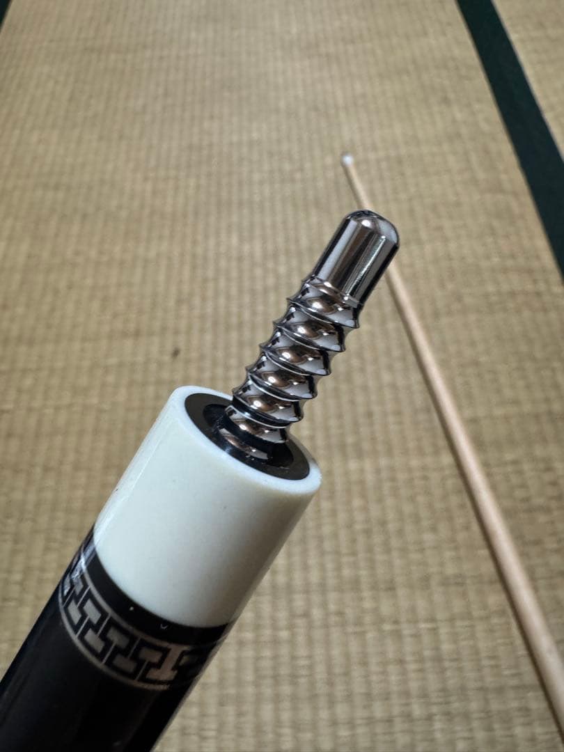 ビリヤードキュー 黒白