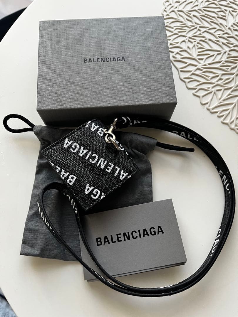 正規品新品未使用BALENCIAGAAirPods 第3世代ホルダーストラップ