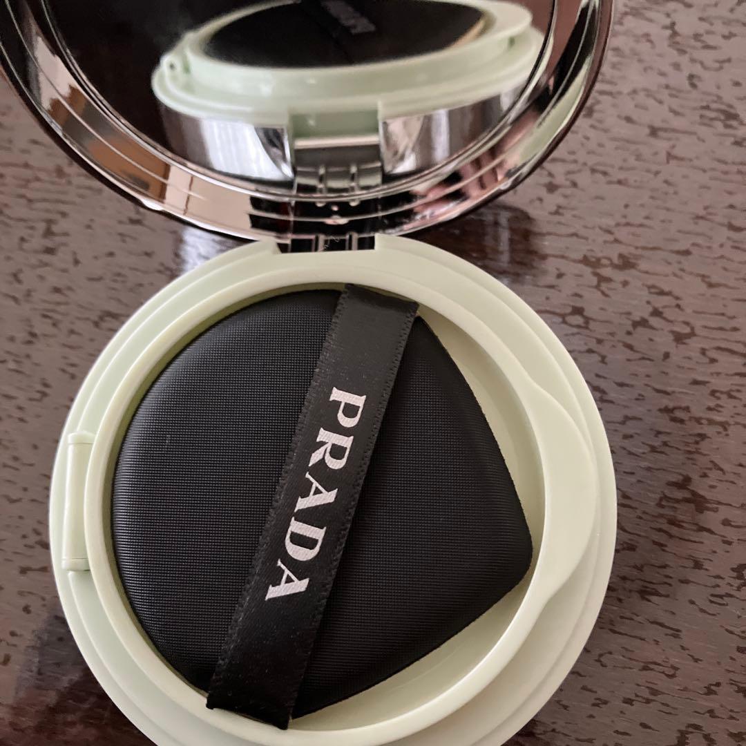 PRADA AUGMENTED SKIN クッションファンデーション LN10