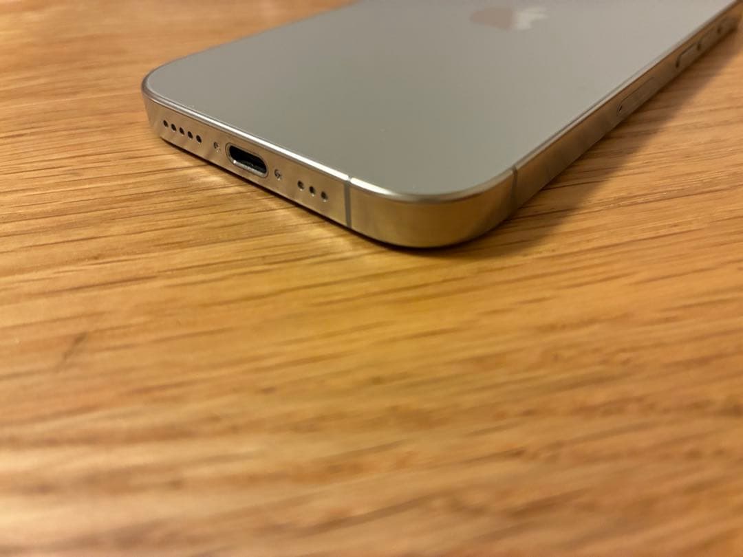 iPhone16pro 128GBナチュラルチタニウム