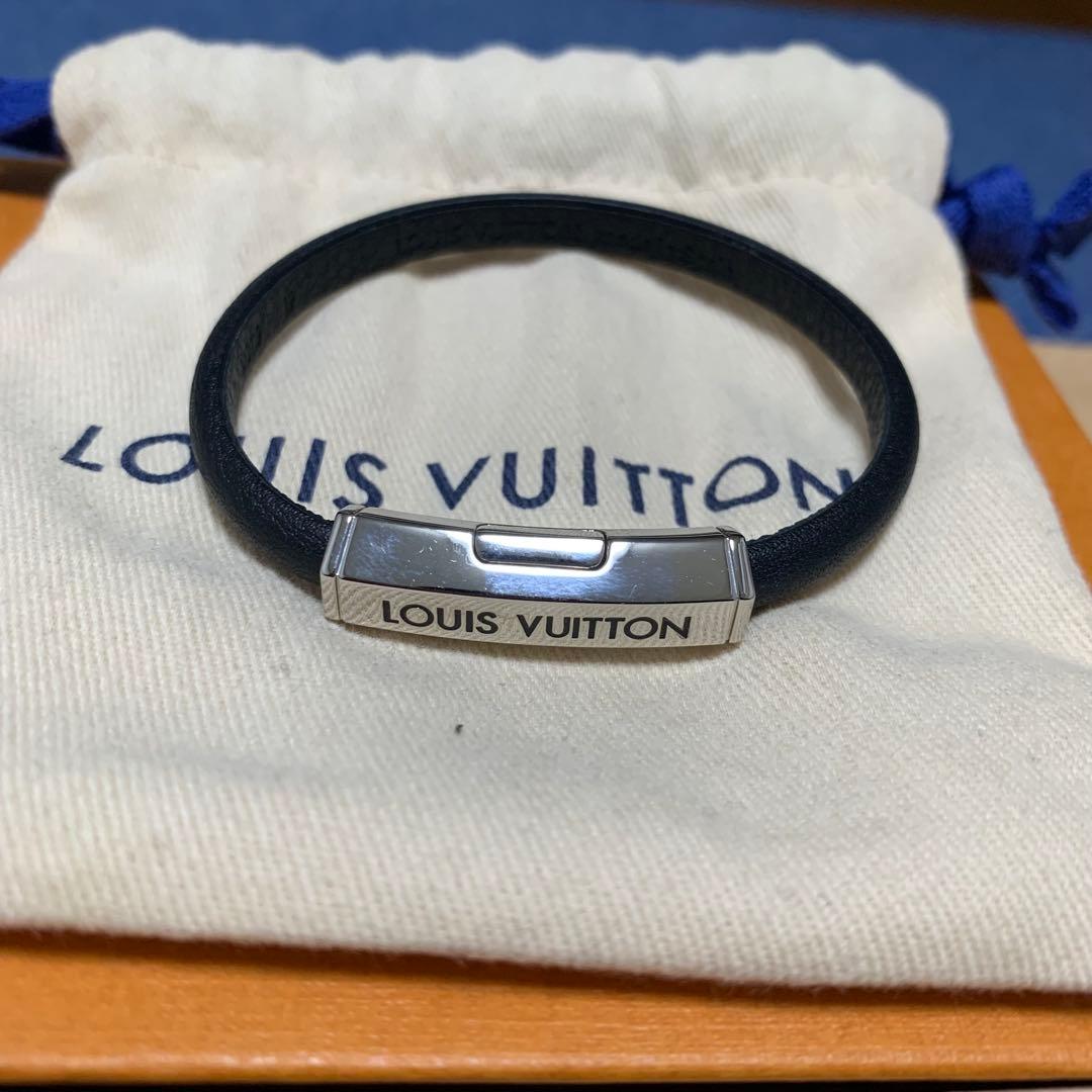 LOUIS VUITTON 黒 レザーブレスレット