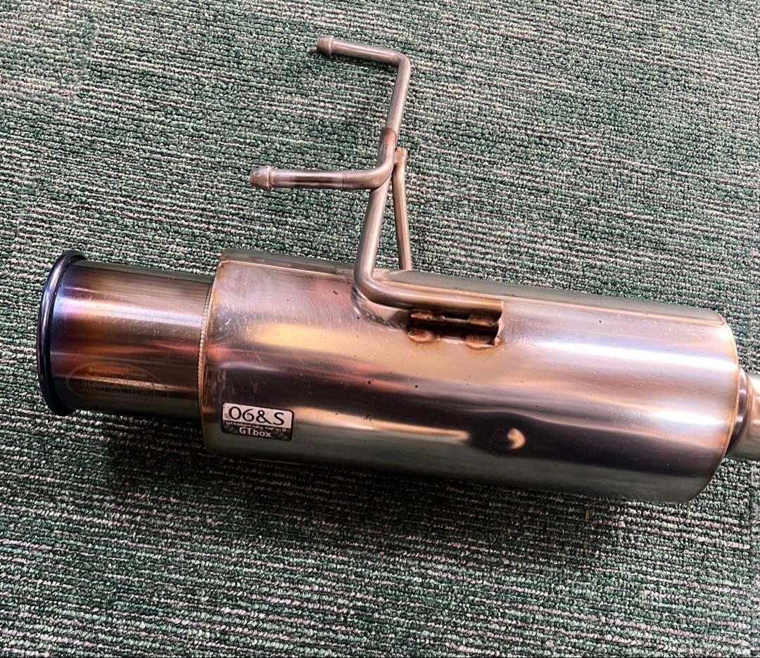 ホンダ スパイク・フリードから取り外したマフラーです。