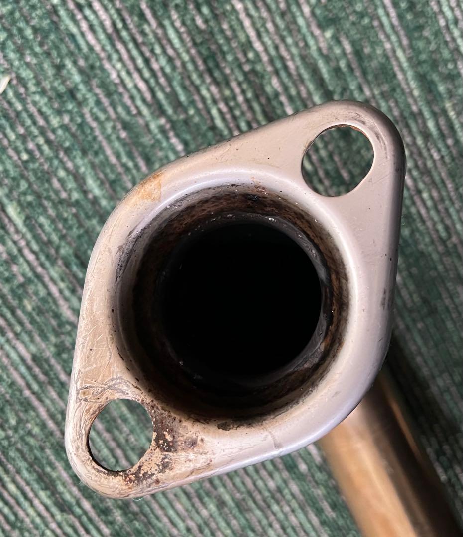 ホンダ スパイク・フリードから取り外したマフラーです。