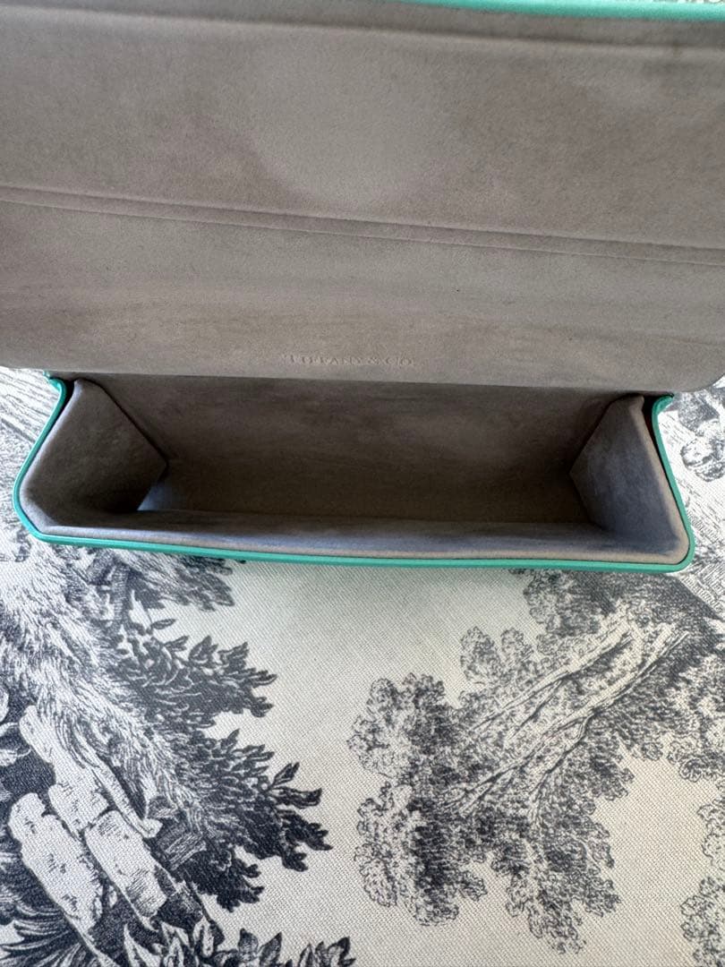 Tiffany & Co. ☆ブラック　サングラス ☆