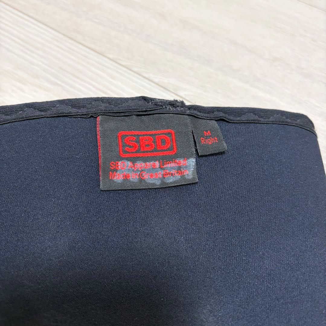 SBD ニースリーブ　Mサイズ ブラック/レッド