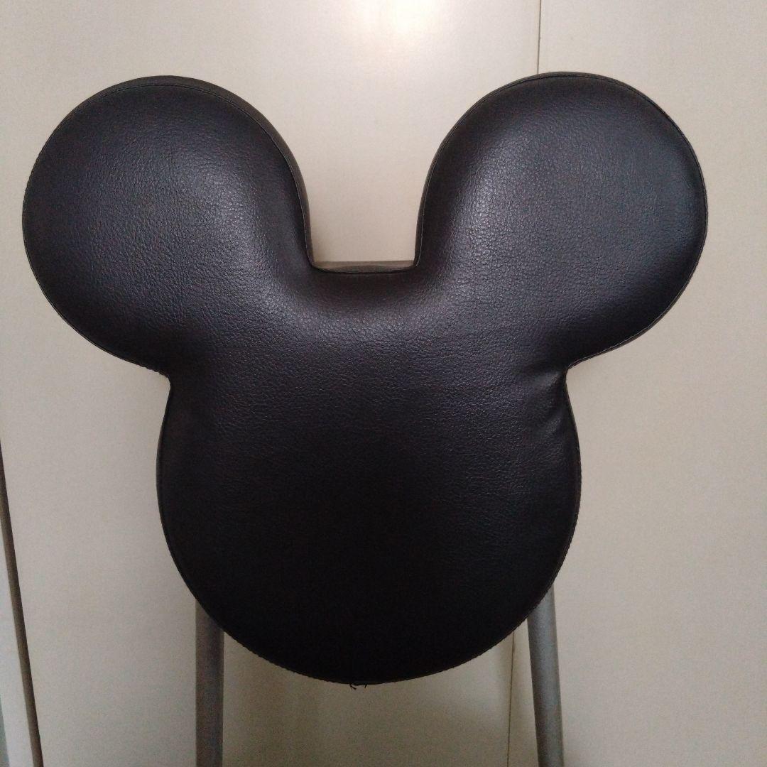 ミッキーマウス型の黒い椅子　USED