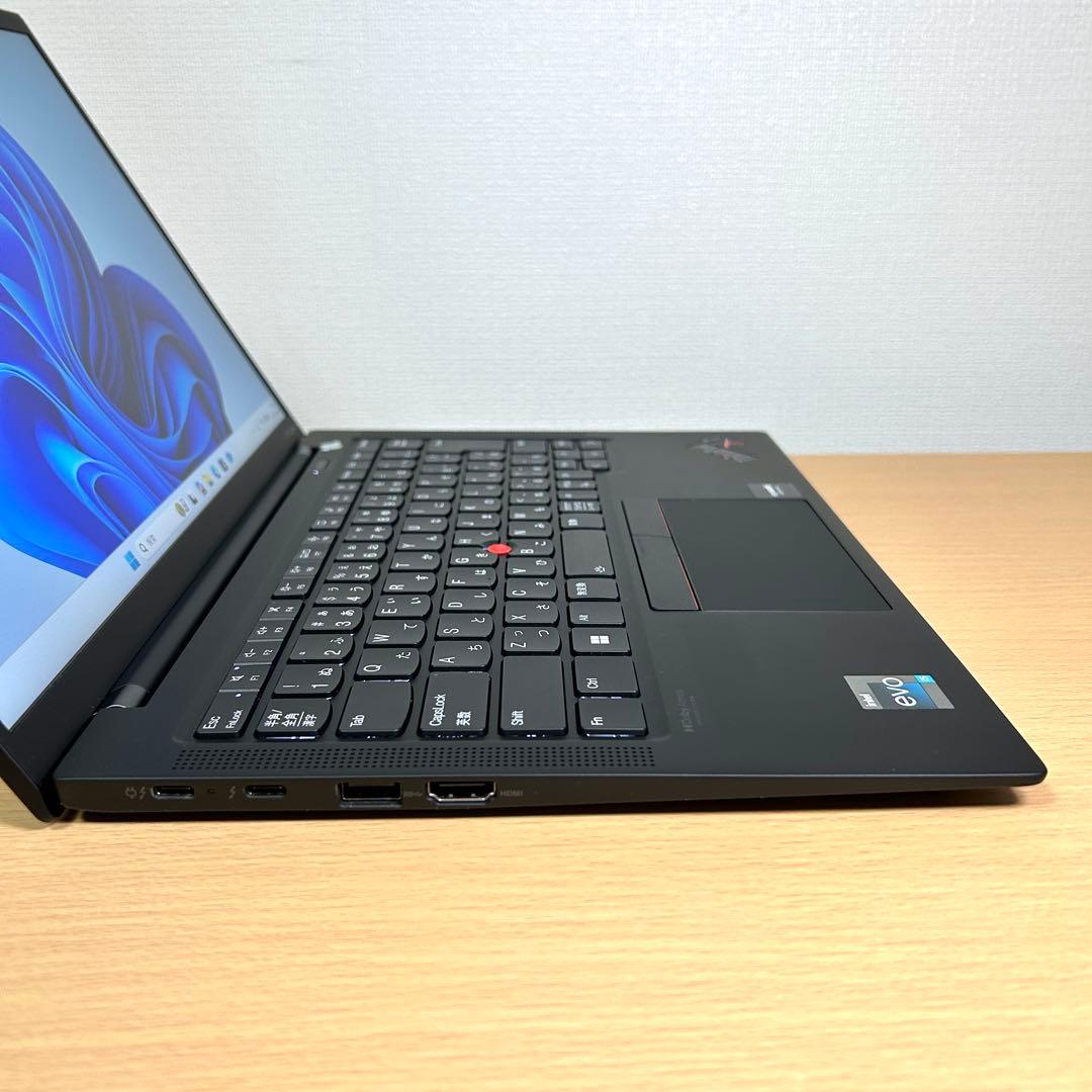 美品 Lenovo THINKPAD X1 CARBON Gen10 512GB