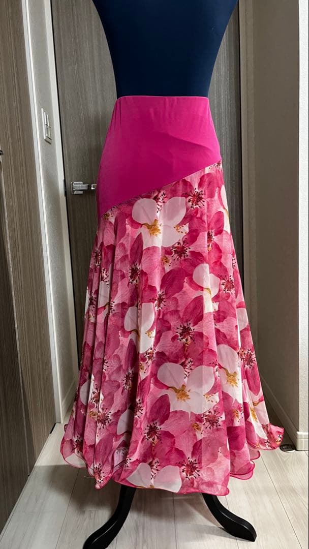 Rogerロジャー　社交ダンスウエア　セットアップ　ピンク花柄　M〜L