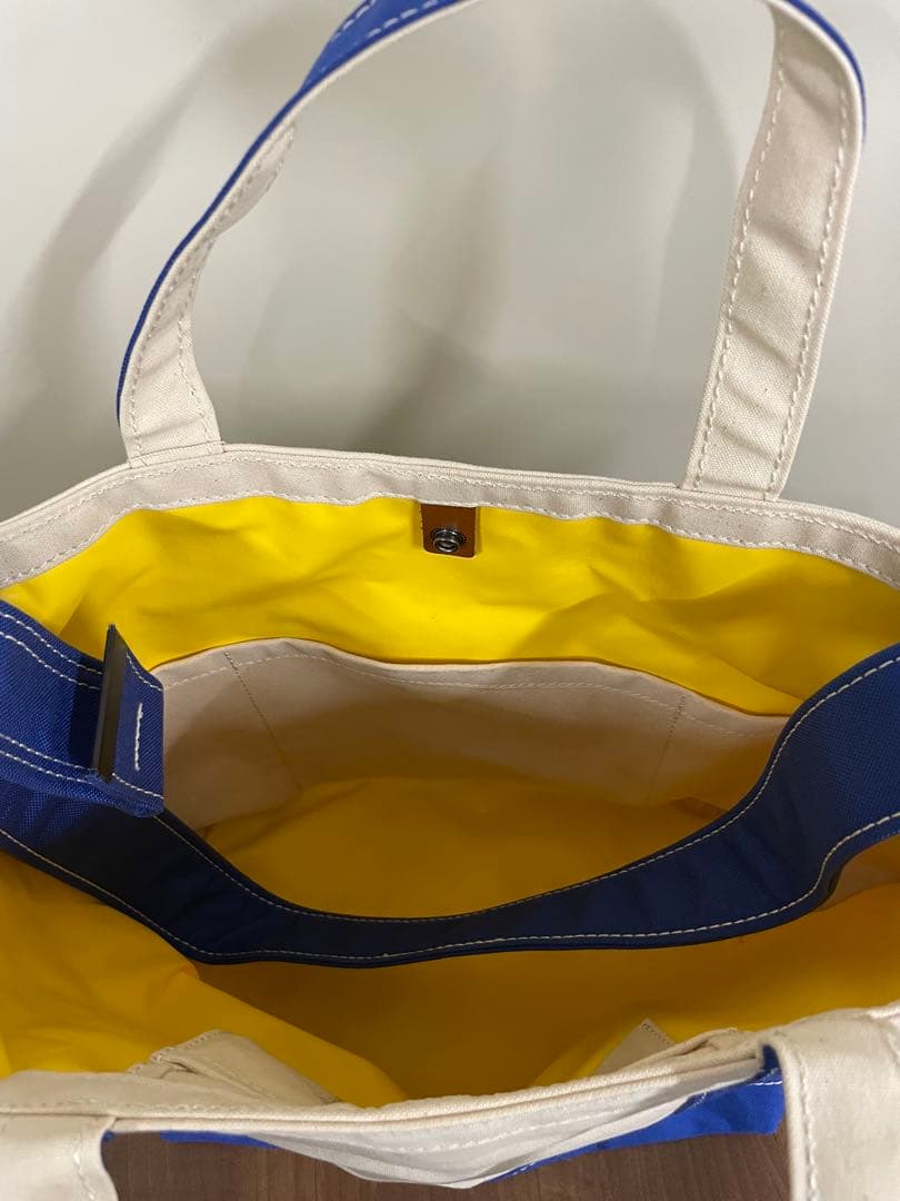 BLUE LUG TOTE BAG (White X Blue）